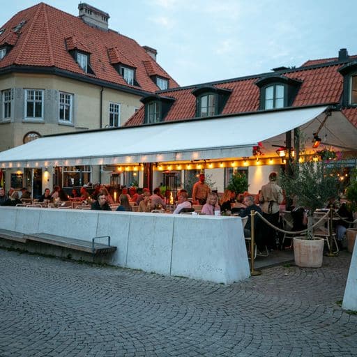 Plaza Restaurang & Bar logotyp